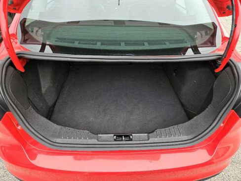 Used 2015 Ford Focus SE w/ Equipment Group 201A FWD image 16