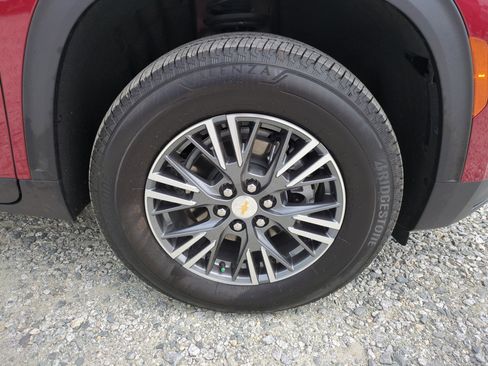 Certified 2026 Chevrolet Traverse LT w/ Driver Confidence Package FWD image 12