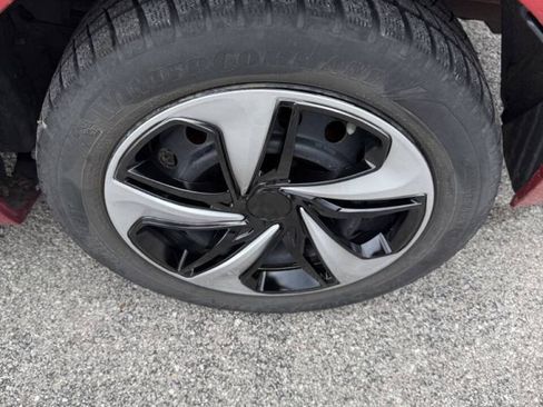 Used 2015 Toyota Corolla LE FWD image 25