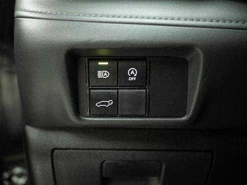 Used 2024 Toyota Highlander XLE AWD/4WD image 29