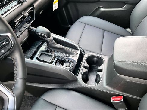 Used 2024 GMC Canyon Elevation w/ Elevation Premium Package image 17