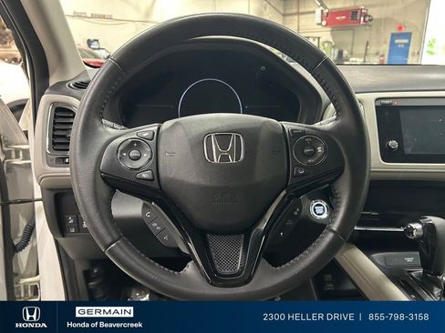 Used 2020 Honda HR-V Touring image 16