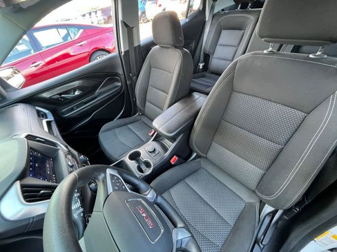 Used 2024 GMC Terrain SLE FWD image 37