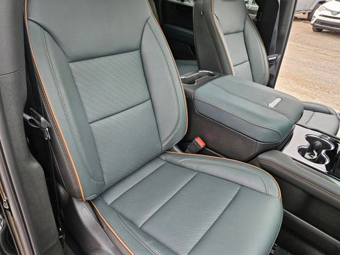 New 2026 GMC Yukon XL AT4 w/ AT4 Premium Plus Package AWD/4WD image 31