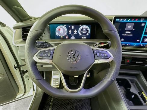 New 2026 Volkswagen Tiguan SE R-Line FWD image 6