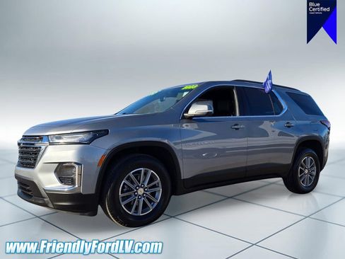 Used 2023 Chevrolet Traverse LT FWD image 2