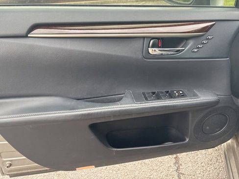 Used 2015 Lexus ES 350 w/ Premium Package FWD image 8