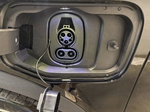 Used 2026 Chevrolet Equinox EV LT FWD image 33