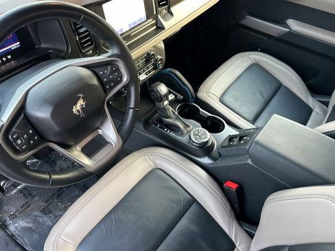 Used 2023 Ford Bronco Wildtrak image 7