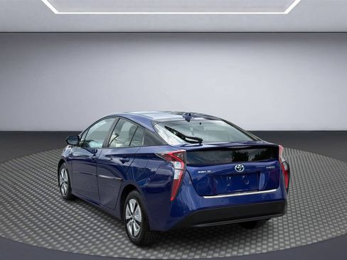 Used 2016 Toyota Prius Four w/ Advanced Technology Package FWD image 4