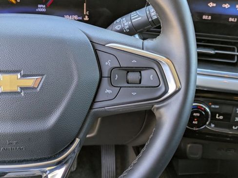 Used 2025 Chevrolet Trax LT w/ LT Convenience Package image 21