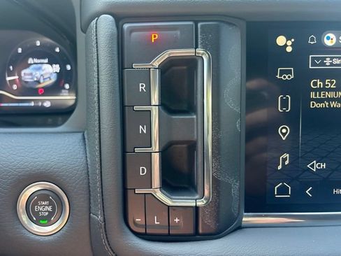 Used 2024 GMC Yukon Denali AWD/4WD image 13