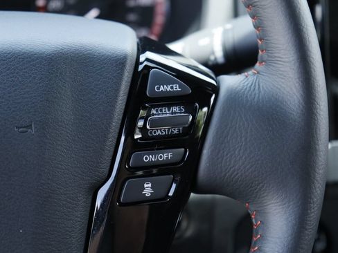 Used 2025 Nissan Frontier PRO-4X AWD/4WD image 13