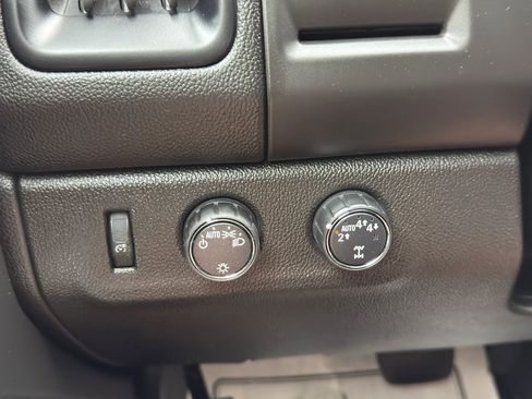 Used 2018 Chevrolet Colorado LT AWD/4WD image 34