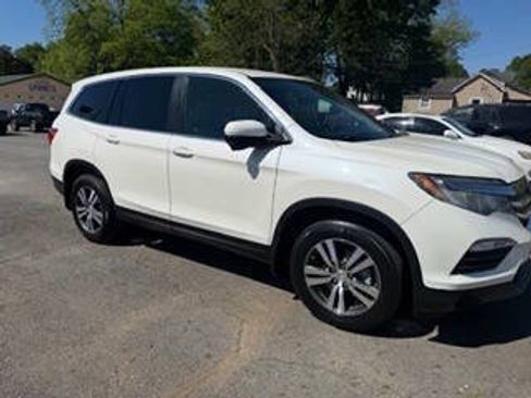 Used 2018 Honda Pilot EX image 6
