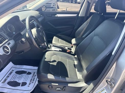 Used 2012 Volkswagen Passat 2.5 SE FWD image 9