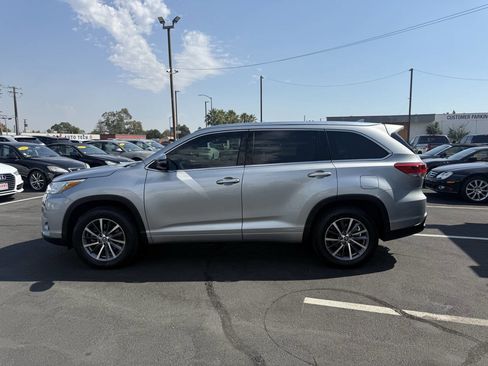 Used 2018 Toyota Highlander XLE image 6