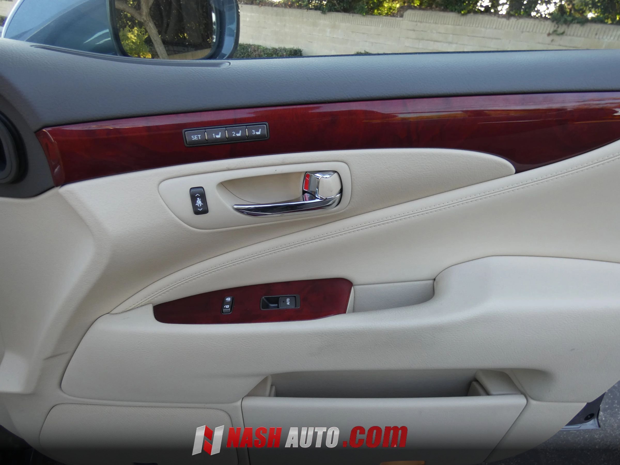 Used 2012 Lexus LS 460 w/ Luxury Value Edition RWD image 34