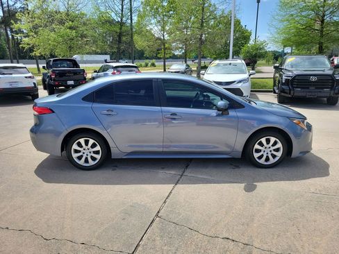 Certified 2025 Toyota Corolla LE FWD image 8