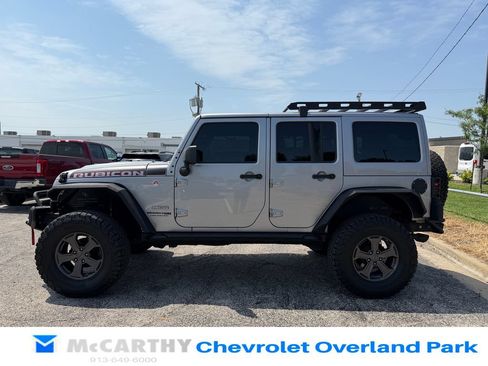 Used 2018 Jeep Wrangler Unlimited Rubicon w/ Dual Top Group AWD/4WD image 6