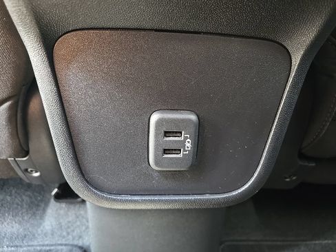 Used 2024 GMC Terrain SLE FWD image 29