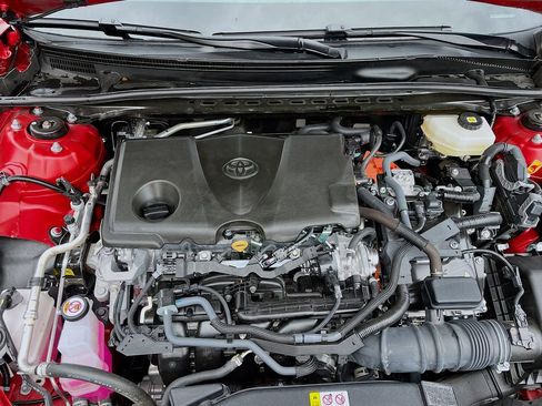 Used 2025 Toyota Camry XLE FWD image 29