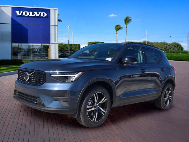 New 2026 Volvo XC40 B5 Core AWD/4WD image 3