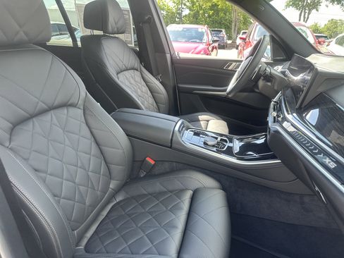 Used 2026 BMW X5 xDrive40i w/ M Sport Package AWD/4WD image 13