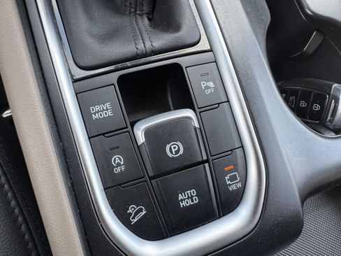Used 2020 Hyundai Santa Fe Limited AWD/4WD image 30