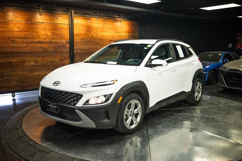 Used 2023 Hyundai Kona SEL FWD image 2