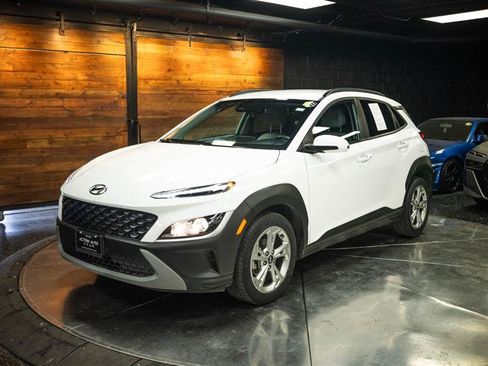 Used 2023 Hyundai Kona SEL FWD image 2