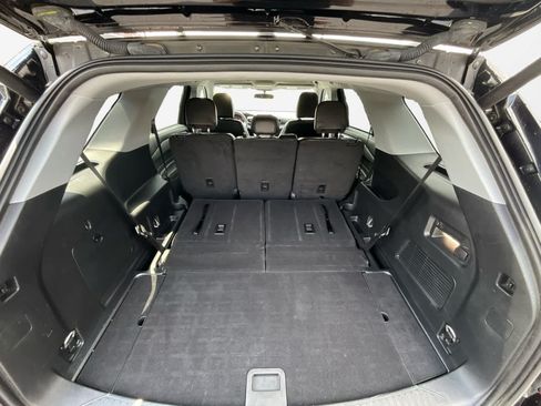 Used 2023 Ford Explorer XLT w/ Equipment Group 202A AWD/4WD image 19