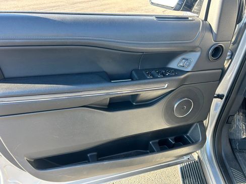 Certified 2023 Ford Expedition XLT image 12