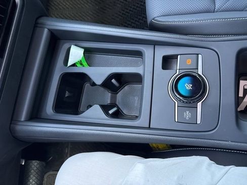 Used 2025 Volkswagen Tiguan SE image 20