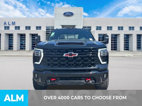 Used 2025 Chevrolet Silverado 2500 ZR2 w/ Technology Package AWD/4WD image 2