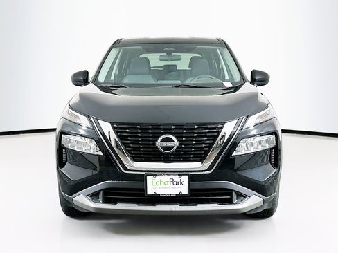 Used 2023 Nissan Rogue SV image 2