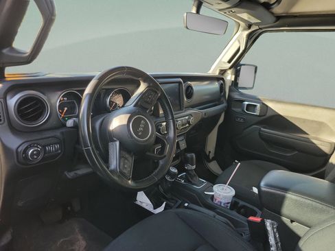 Used 2022 Jeep Gladiator Willys image 7