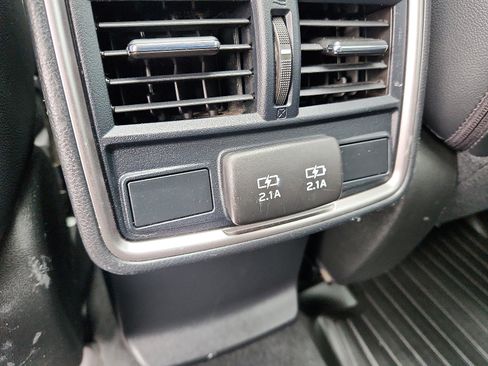 Used 2022 Subaru Forester Limited image 11