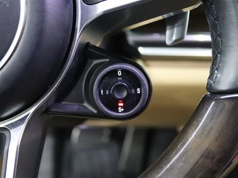 Used 2018 Porsche Panamera 4S image 33