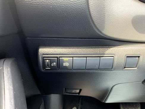 Used 2021 Toyota Corolla LE image 14