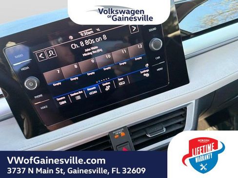 Used 2025 Volkswagen Taos SE FWD image 20