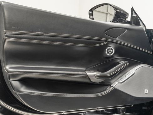 Used 2020 Ferrari Portofino image 40