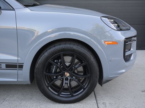 Certified 2025 Porsche Cayenne S AWD/4WD image 42