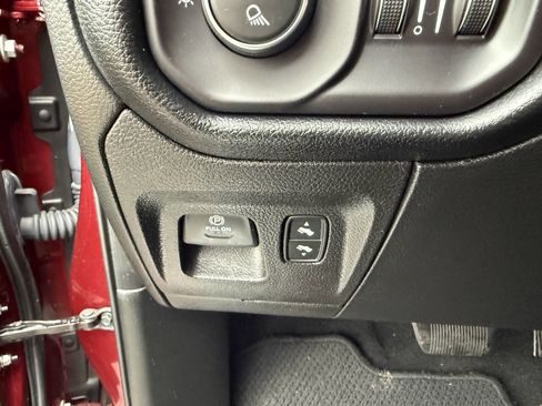 Used 2019 RAM 1500 Laramie image 26