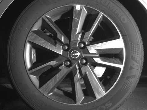 Used 2025 Nissan Versa SV image 14