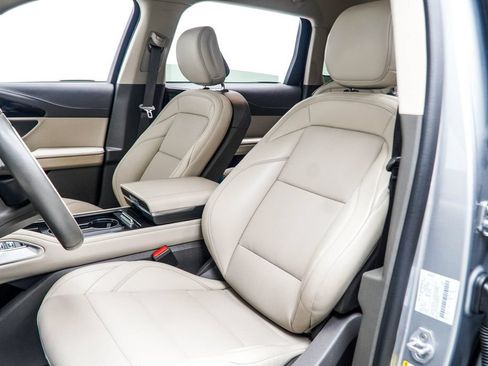 Used 2025 Lincoln Nautilus Premier AWD/4WD image 20