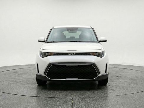 Used 2025 Kia Soul LX w/ LX Technology Package image 2