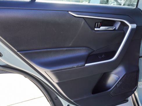 Certified 2021 Toyota RAV4 XLE w/ Convenience Package FWD image 24
