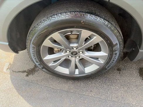 Used 2021 Ford Explorer XLT w/ Equipment Group 202A AWD/4WD image 47