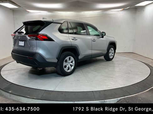 Used 2024 Toyota RAV4 LE image 5